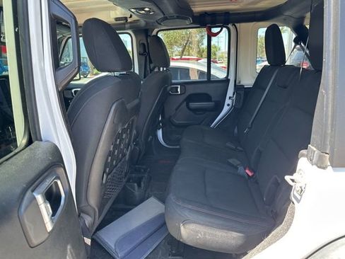 Used 2021 Jeep Wrangler Unlimited Rubicon image 12