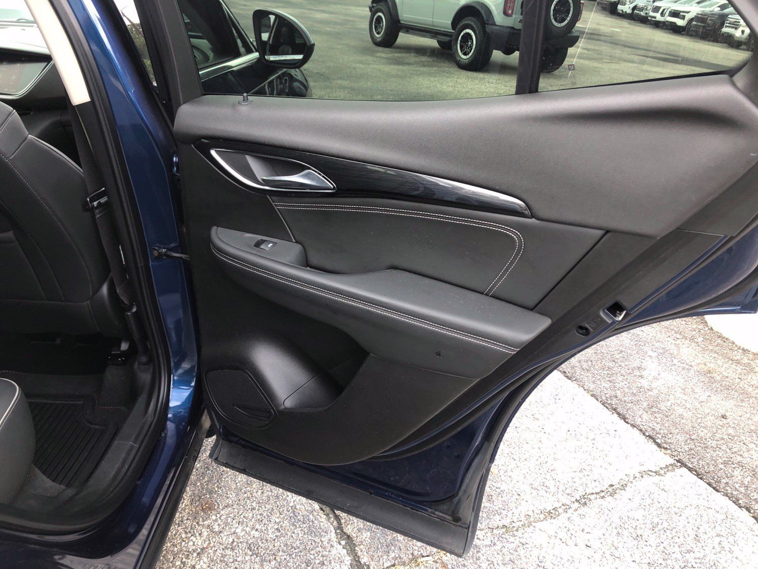 Used 2023 Buick Envision Essence AWD/4WD image 28