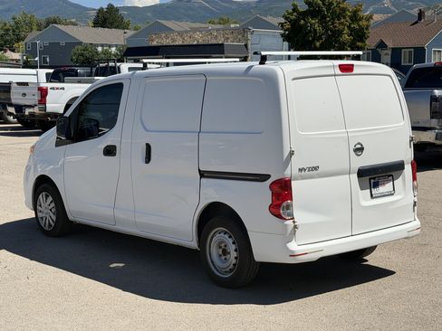 Used 2018 Nissan NV200 S FWD image 4