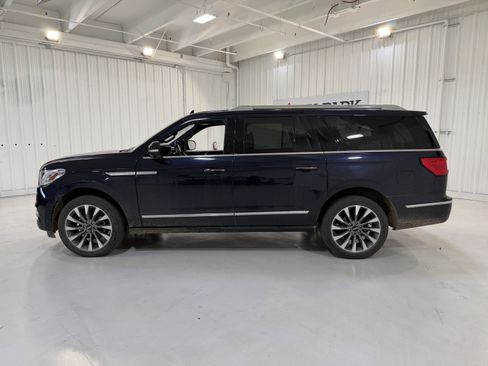 Used 2021 Lincoln Navigator L Reserve image 2