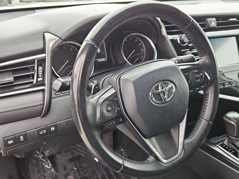 Used 2018 Toyota Camry SE FWD image 11