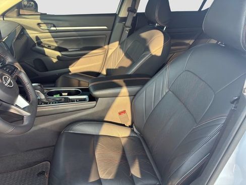 Used 2024 Nissan Altima 2.5 SR w/ SR Premium Package AWD/4WD image 12