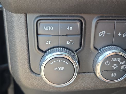 Used 2021 GMC Yukon SLT w/ Rear Media and Nav Package AWD/4WD image 27