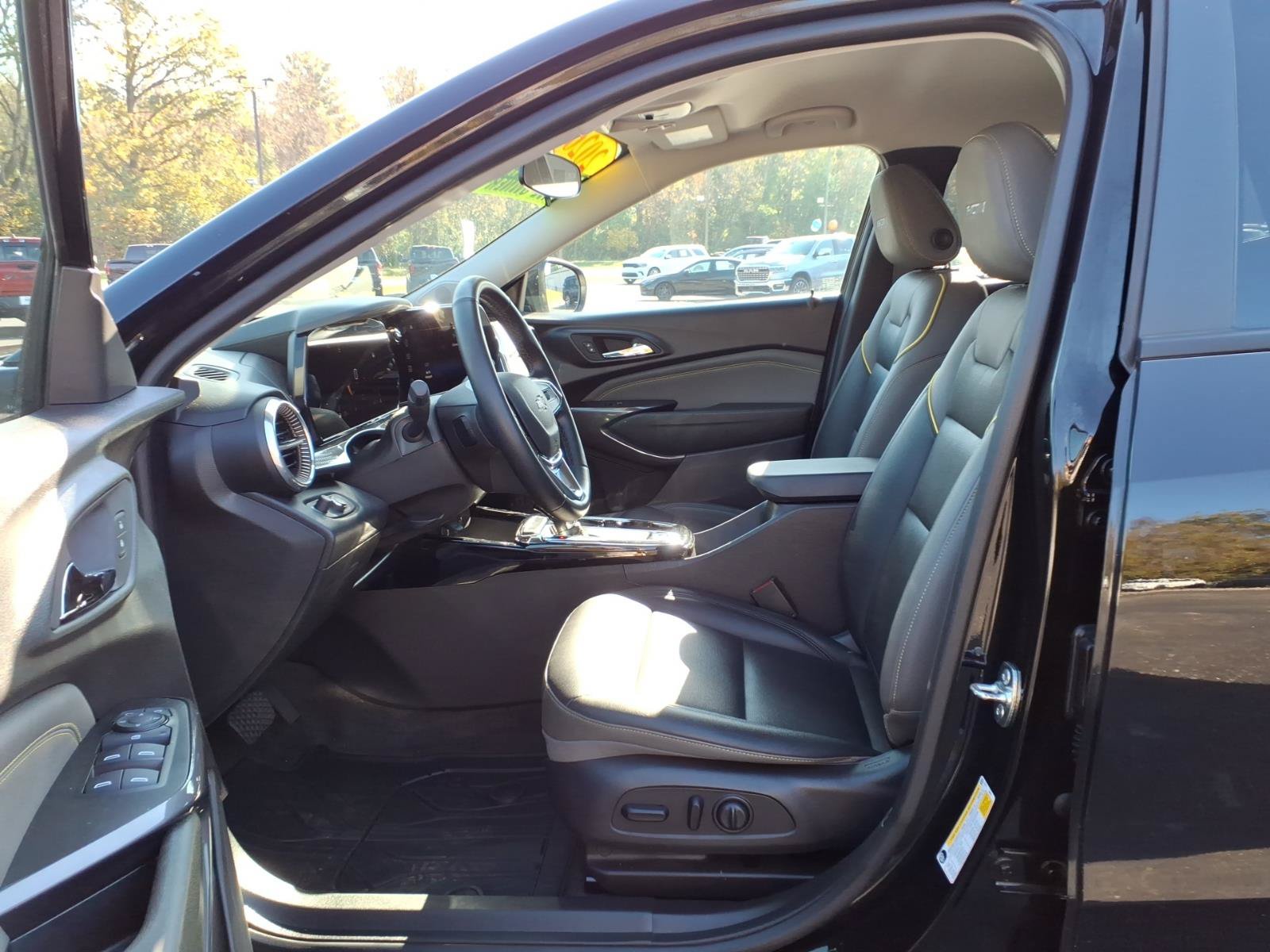 Used 2026 Chevrolet Trax ACTIV FWD image 13