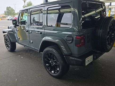 Used 2025 Jeep Wrangler Unlimited Sahara w/ Safety Group AWD/4WD image 3