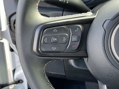 Used 2025 Jeep Wrangler Unlimited Rubicon AWD/4WD image 32