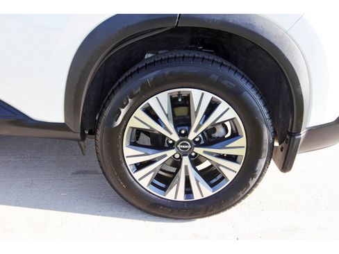 Used 2023 Nissan Rogue SV FWD image 27