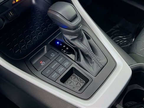 Certified 2025 Toyota RAV4 XLE AWD/4WD image 16