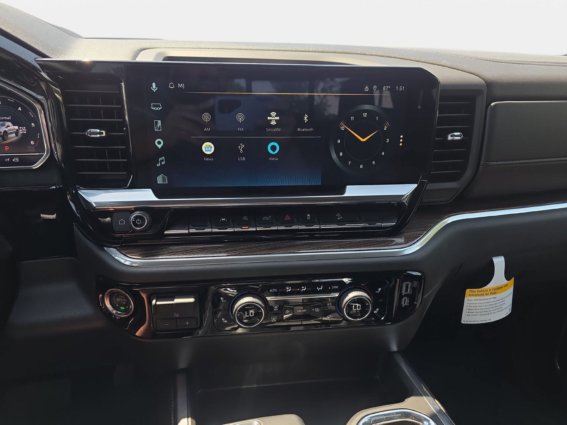 Used 2025 Chevrolet Silverado 1500 LT Trail Boss w/ Convenience Package II AWD/4WD image 19