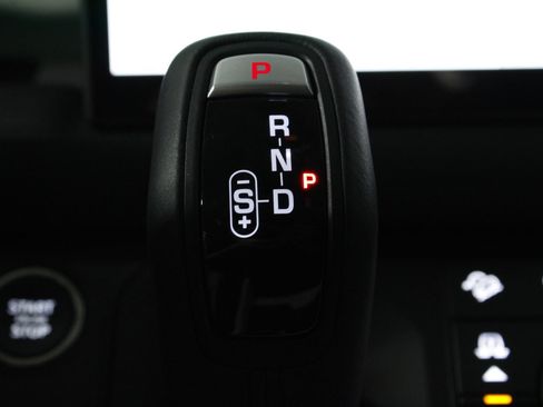Used 2025 Land Rover Defender 110 S AWD/4WD image 27