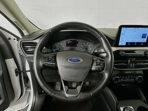 Used 2022 Ford Escape SEL image 11