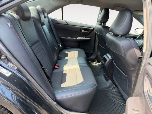 Used 2016 Toyota Camry SE FWD image 23