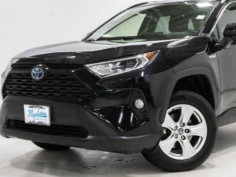 Used 2021 Toyota RAV4 XLE w/ Convenience Package AWD/4WD image 2