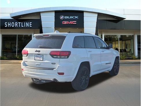 Used 2019 Jeep Grand Cherokee Altitude AWD/4WD image 3