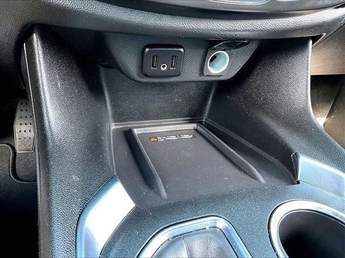Used 2023 Chevrolet Traverse LT FWD image 28
