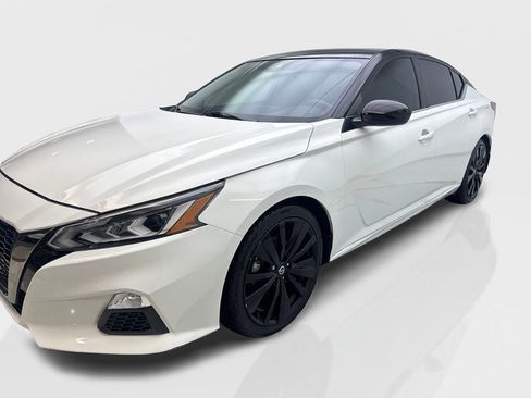 Used 2022 Nissan Altima 2.5 SR FWD image 12