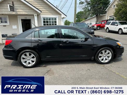 Used 2013 Chrysler 200 LX image 5
