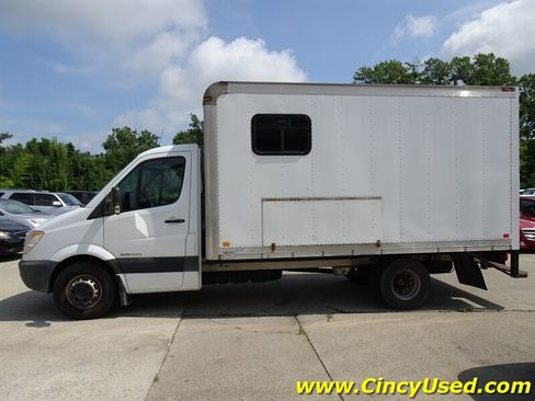 Used 2007 Dodge Sprinter 3500 RWD image 10