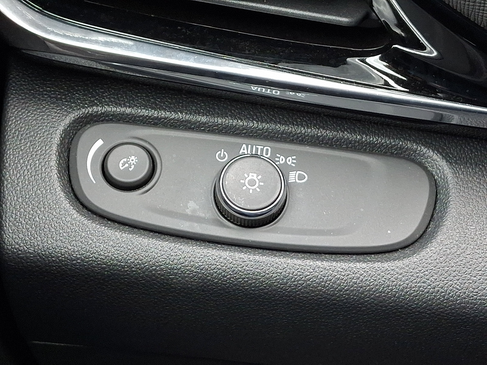 Used 2026 Buick Envista Sport Touring w/ Convenience I Package FWD image 25