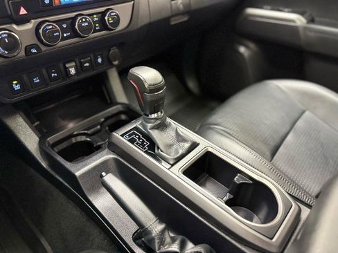 Used 2023 Toyota Tacoma TRD Sport w/ TRD Premium Sport Package AWD/4WD image 21