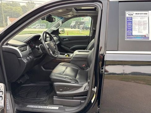 Used 2018 Chevrolet Suburban LT AWD/4WD image 22