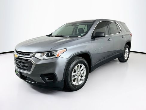 Used 2020 Chevrolet Traverse LS FWD image 3