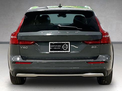 Certified 2026 Volvo V60 B5 Cross Country Plus w/ Protection Package Premier AWD/4WD image 5