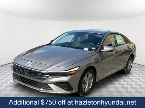 New 2025 Hyundai Elantra SE image 1