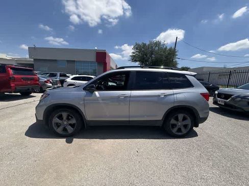 Used 2021 Honda Passport Touring image 3