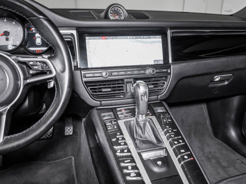 Used 2021 Porsche Macan S image 32