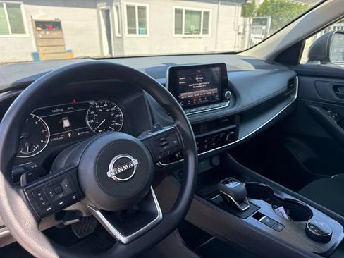 Used 2024 Nissan Rogue S AWD/4WD image 11