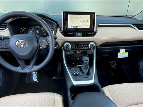 Used 2025 Toyota RAV4 XLE image 16