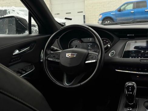 Used 2023 Cadillac XT4 Premium Luxury image 21