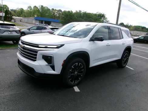 New 2026 Chevrolet Traverse LT FWD image 8