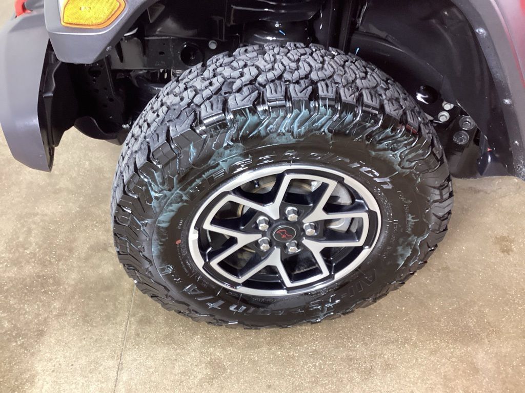 Used 2026 Jeep Wrangler Unlimited Rubicon AWD/4WD image 34