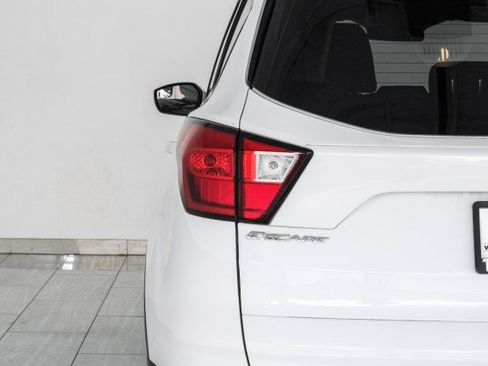 Used 2019 Ford Escape SEL AWD/4WD image 45