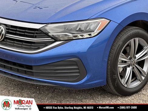 Used 2023 Volkswagen Jetta SE w/ Panoramic Sunroof Package FWD image 8