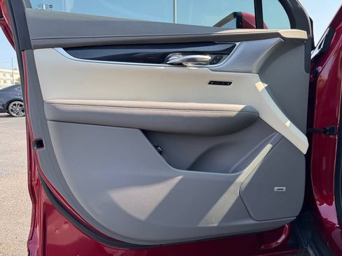 Used 2023 Cadillac XT6 Premium Luxury w/ Technology Package FWD image 15