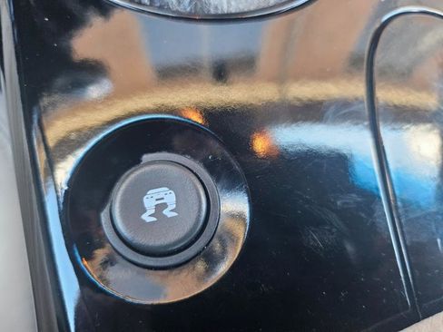 Used 2006 Chevrolet Corvette Coupe w/ Preferred Equipment Group image 62