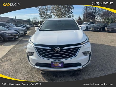 Used 2022 Buick Enclave Essence image 2