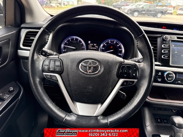 Used 2018 Toyota Highlander XLE w/ Protection Package #3 AWD/4WD image 15