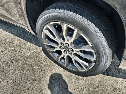 New 2026 GMC Acadia Denali Ultimate FWD image 12