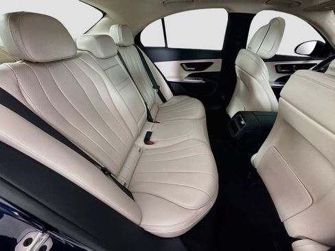 Used 2025 Mercedes-Benz E 450 4MATIC Sedan w/ MBUS Superscreen Package image 27