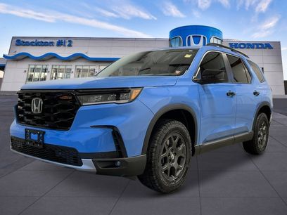 New 2025 Honda Pilot TrailSport