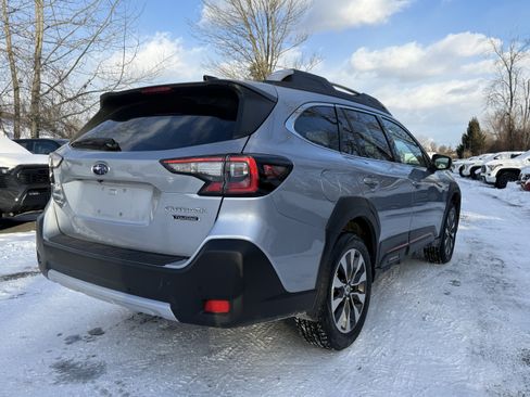 Used 2025 Subaru Outback Touring image 10