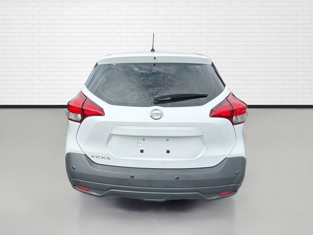 Used 2020 Nissan Kicks S FWD image 7