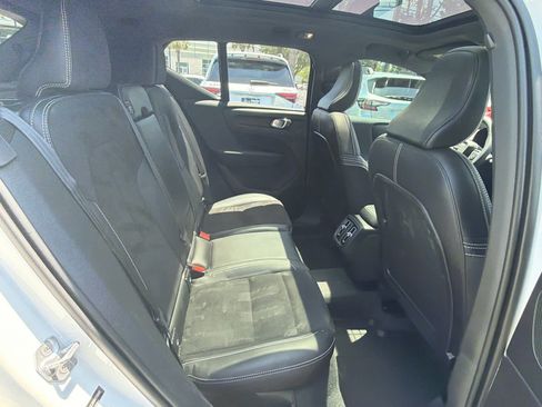 Used 2022 Volvo XC40 T4 R-Design w/ Protection Package Premier FWD image 22