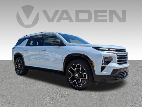 New 2026 Chevrolet Traverse High Country FWD image 3