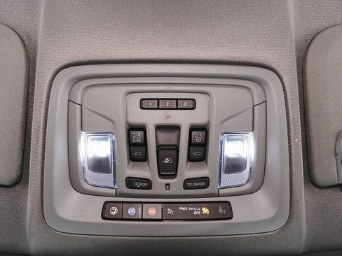 Used 2024 GMC Sierra 2500 Denali w/ Denali Reserve Package image 18