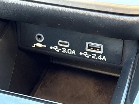 Used 2024 Subaru Outback Premium image 17